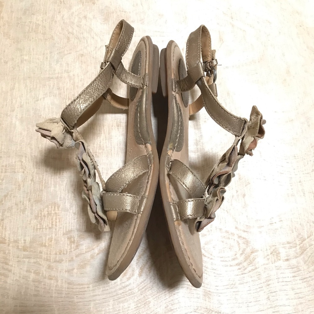 BOC Born Size 9 Metallic Leather Flower Sandals - Picture 4 of 8